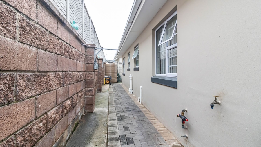 3 Bedroom Property for Sale in Nahoon Valley Park Eastern Cape